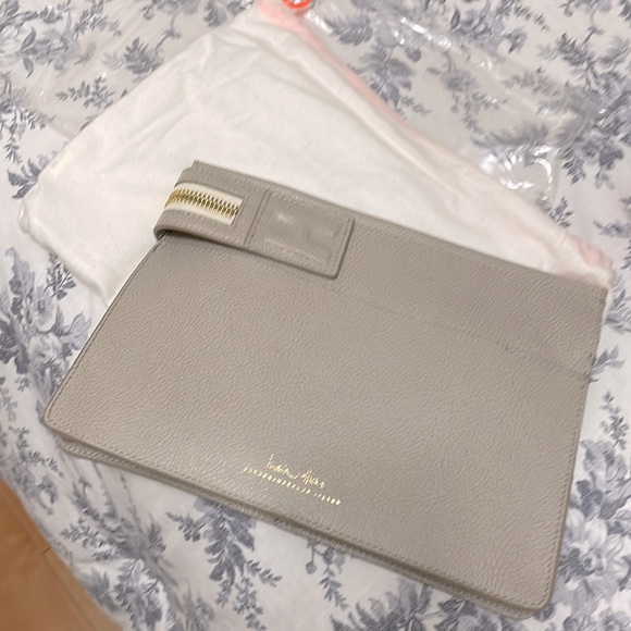 India Hicks Handbags - India Hicks Money Penny Clutch - Taupe
